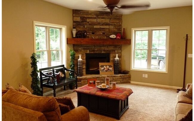 Building Photo - 637 Mineral Springs Rd