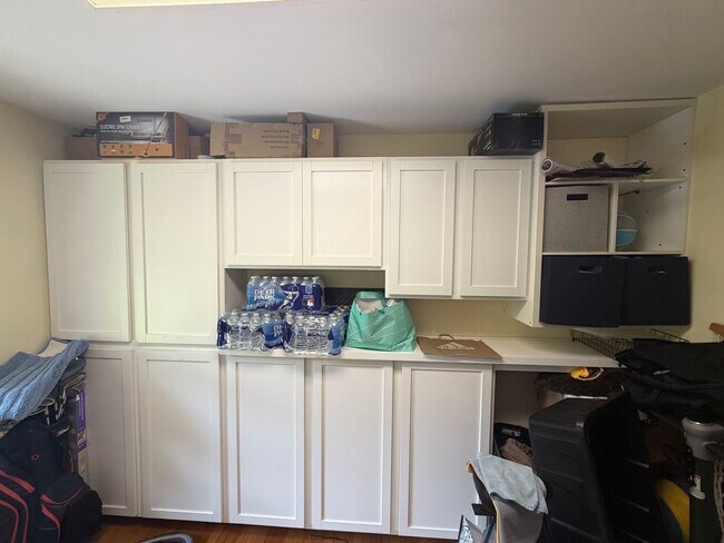 Building Photo - 7715 Durvin Dr