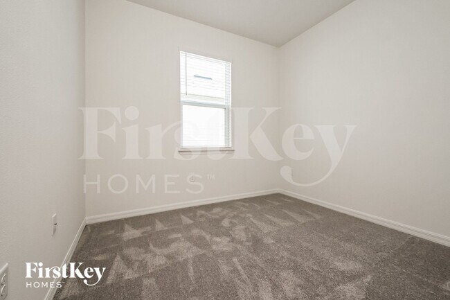 Building Photo - 564 Crown Rose Dr