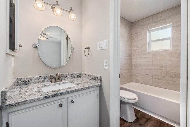 Building Photo - 3408 Dallis Dr