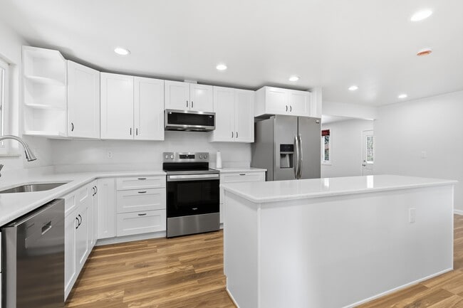 Building Photo - 122 Helena Cir