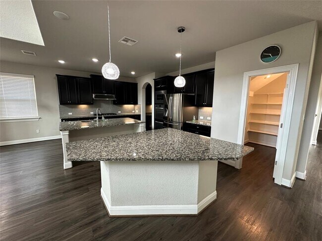 Building Photo - 4213 Valley Oaks Dr