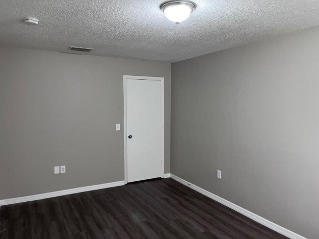 Building Photo - 4517 Piedmont St