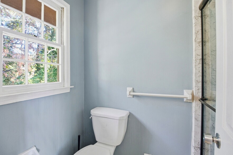 Building Photo - 1805 Highpoint Rd