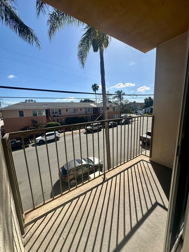 Building Photo - North Park 2bed/2bath with parking