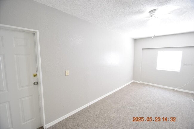 Building Photo - 4432 Tarpon Dr
