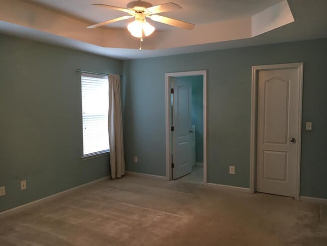 Building Photo - 109 Marigold Dr