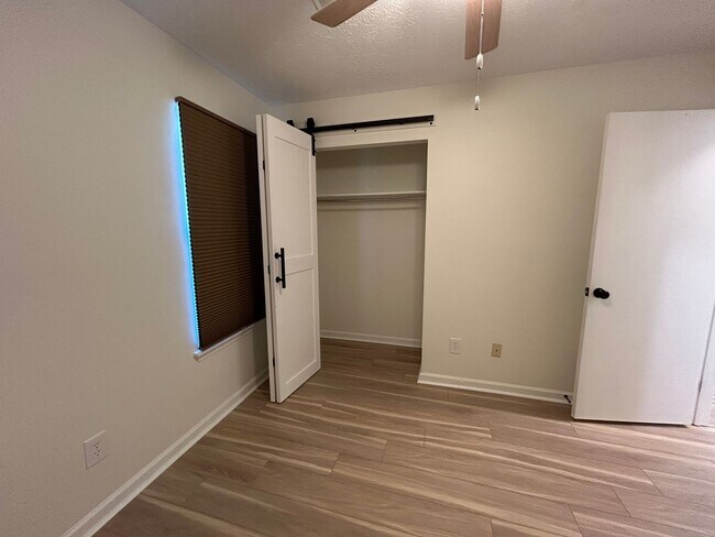Building Photo - 2 Bed, 2 Bath Renovated Townhouse – Single-Level Living – $1,750/month