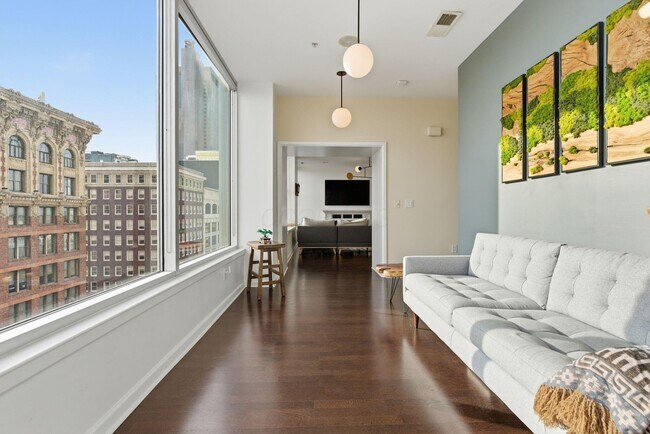 Building Photo - 145 N High St