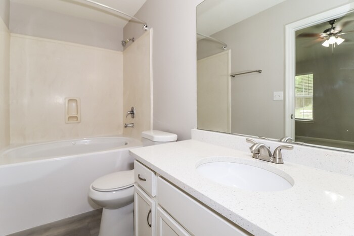 Building Photo - 465 Oakland Hills Dr