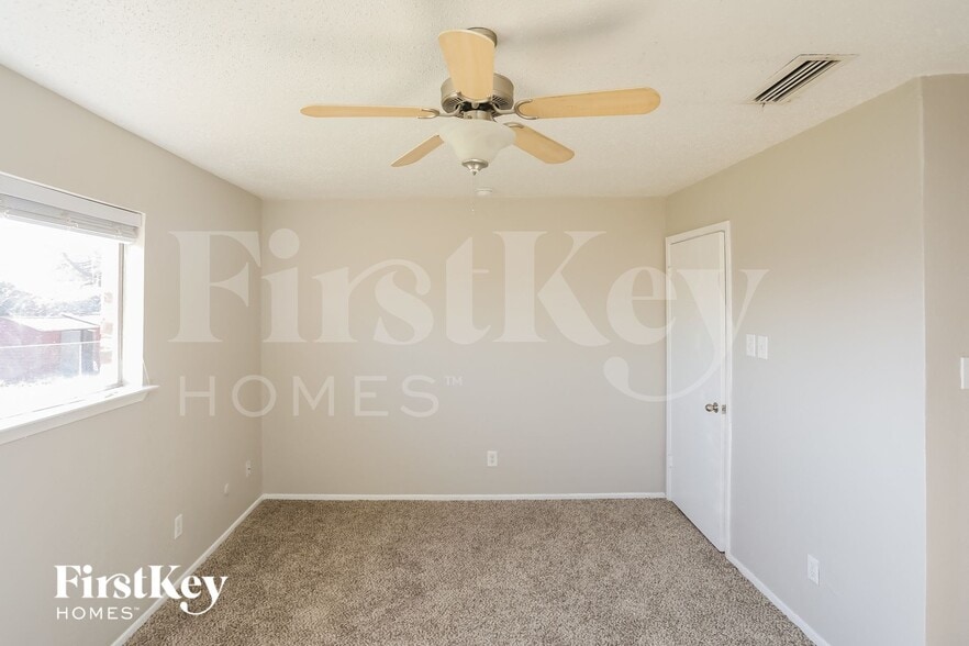 Building Photo - 612 Coolwood Ln