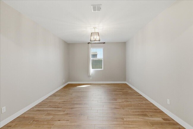 Building Photo - 2225 N 140th Dr