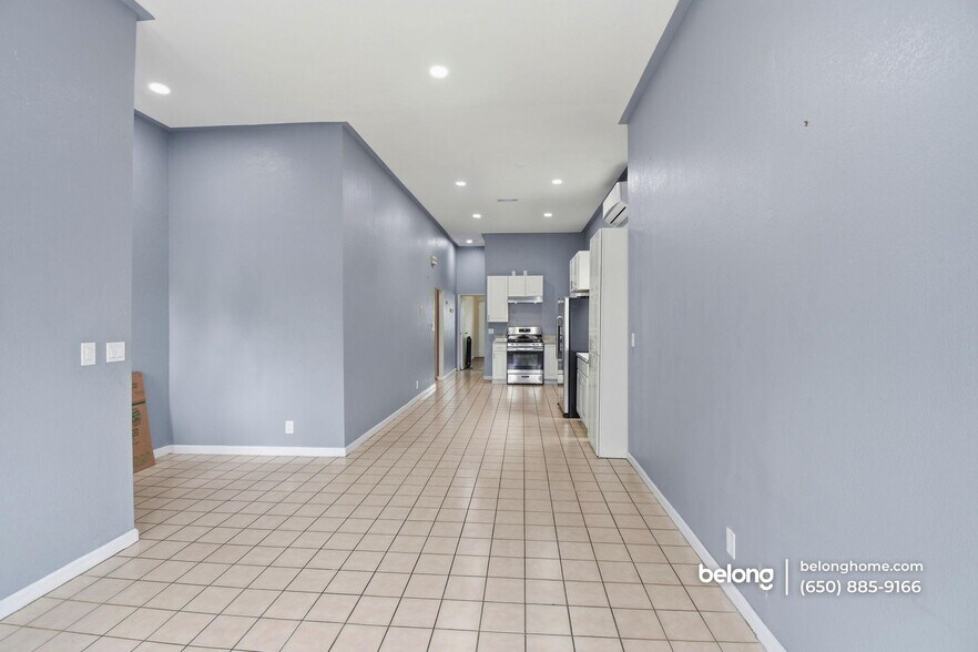 Building Photo - 3221 Helen St