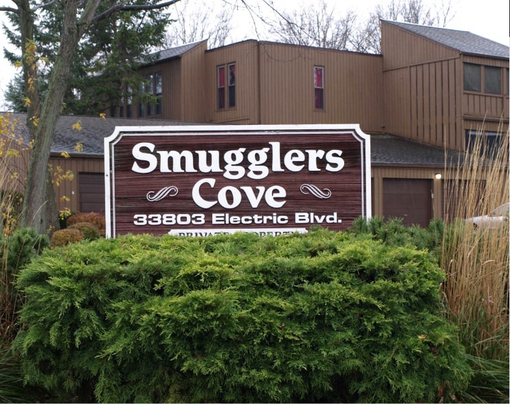 Building Photo - 33803 Electric Blvd