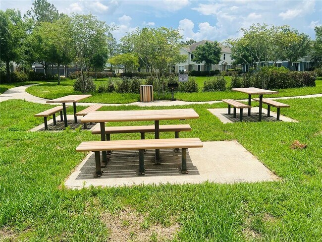 Building Photo - 6562 S Goldenrod Rd