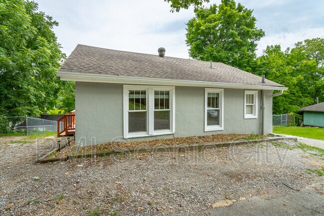 Building Photo - 416 Jadie Ln