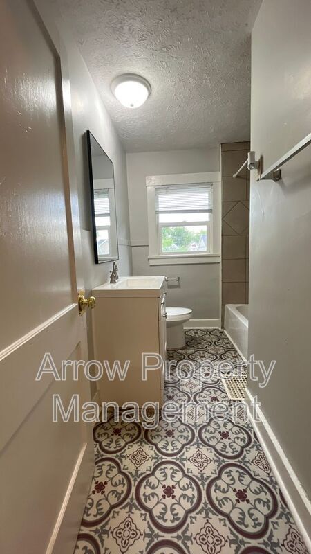 Building Photo - 2800 P St