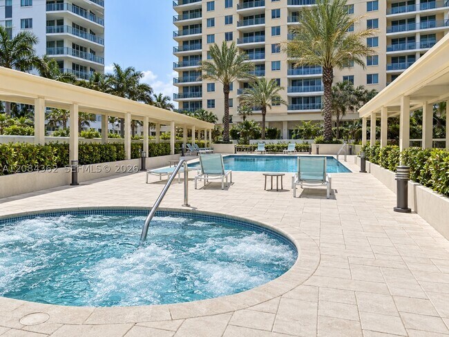 Building Photo - 2501 S Ocean Dr
