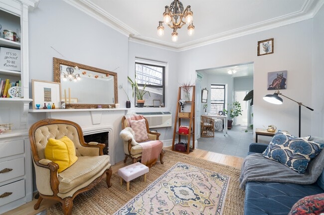 Building Photo - 253 8th St