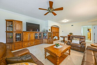 Building Photo - 25031 Banbridge Ct