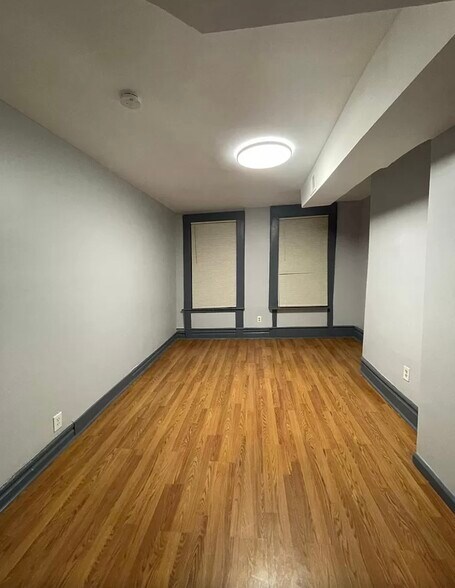 44 4th St 3F - 42 4th St