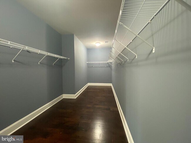 Building Photo - 2163 Potomac River Blvd