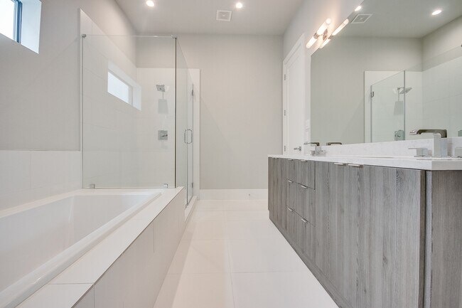 Building Photo - 1615 Wheeler Ave