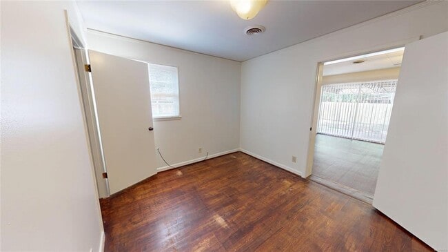 Building Photo - 3307 Bedford Ln