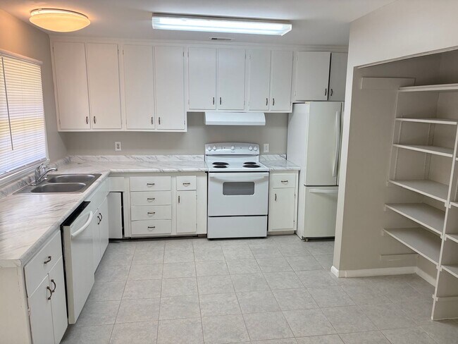 Building Photo - 104 Herty Dr