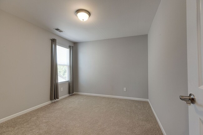 Building Photo - **Stunning 3BE/2.5BA home in a stellar nei...