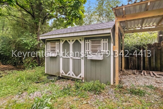 Building Photo - Classic Fayetteville Charm Near Dickson Street with Stunning Outdoor Space