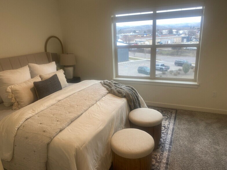 Building Photo - 4337 N Waltz Ln