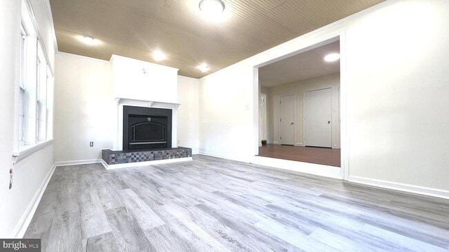 Building Photo - 356 Mockingbird Ave