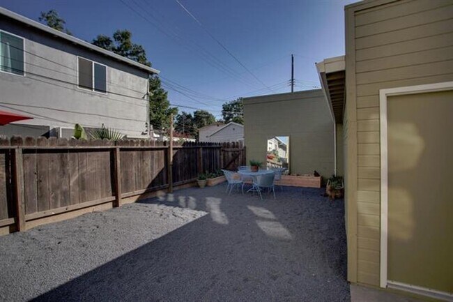 Building Photo - 3014-3014 4th Ave