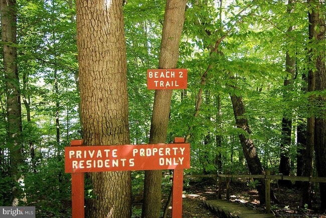 Building Photo - 6154 Beachway Dr