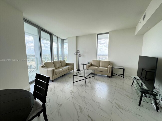 Building Photo - 2000 Metropica Wy