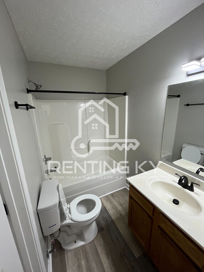Building Photo - Newly Renovated 3-Bed, 2.5-Bath Townhome with Garage!