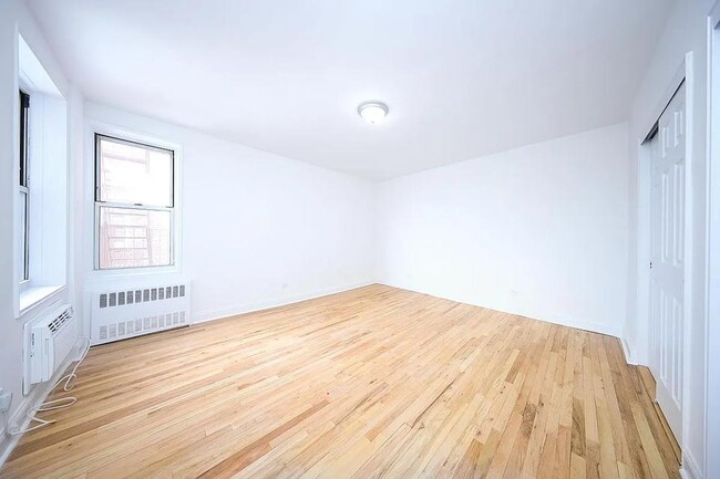 Building Photo - 2900 Ocean Ave