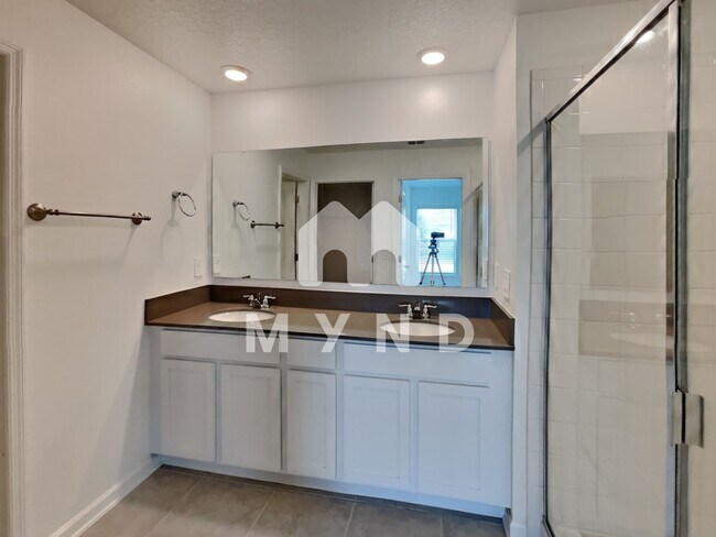 Building Photo - 1115 Peach Creek Dr