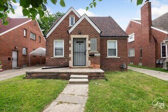 Building Photo - $1300 3 bedroom