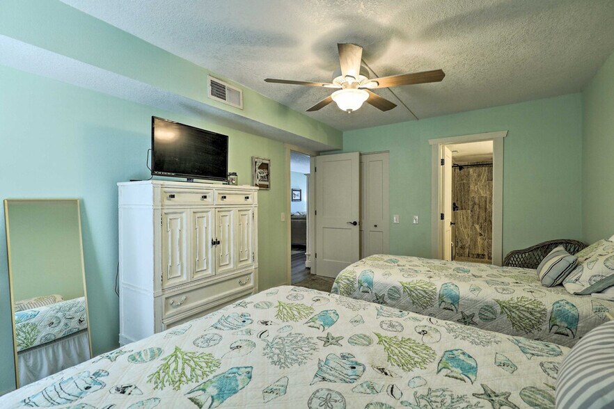 Building Photo - 6372 Palma Del Mar Blvd S