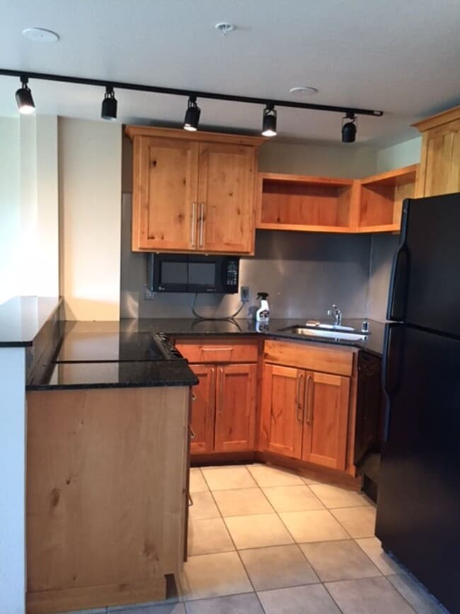 Building Photo - 1 Bedroom at Citywalk Downtown with Utilities Included!!