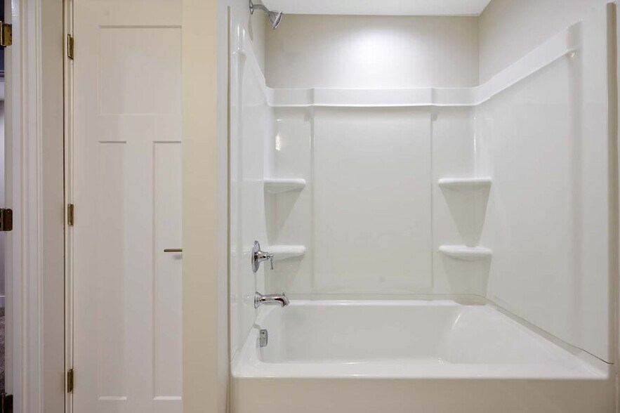 3rd Floor Bath - 3905 Milltown Ridge Run
