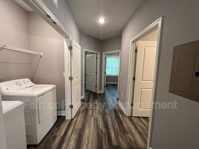 Building Photo - 518 Boone St