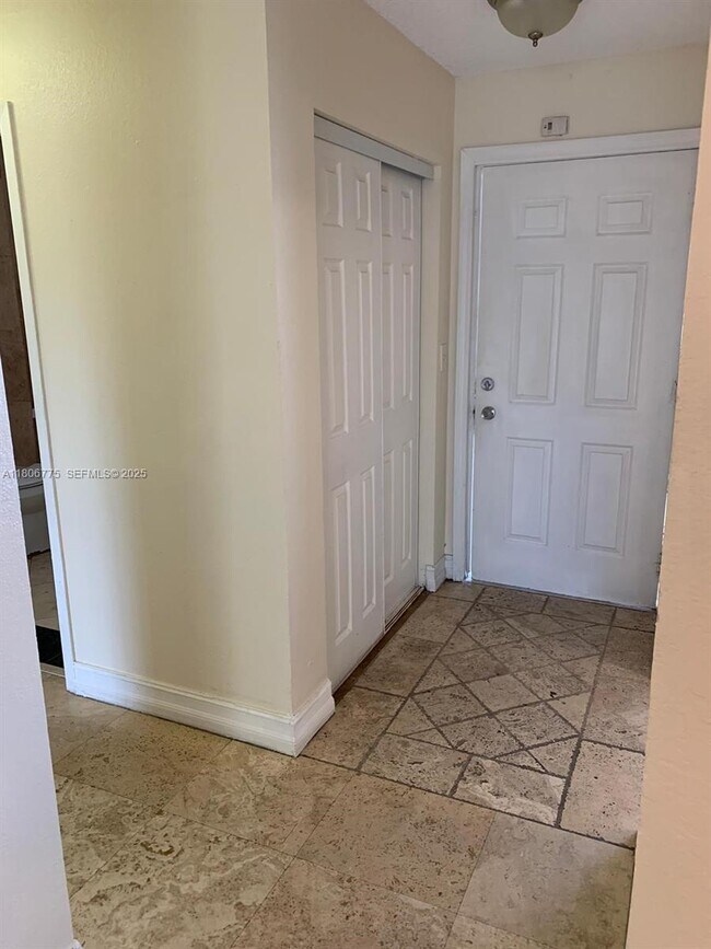 Building Photo - 505 NW 177th St