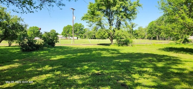 Building Photo - Beautiful updated home in desirable Perry, KS
