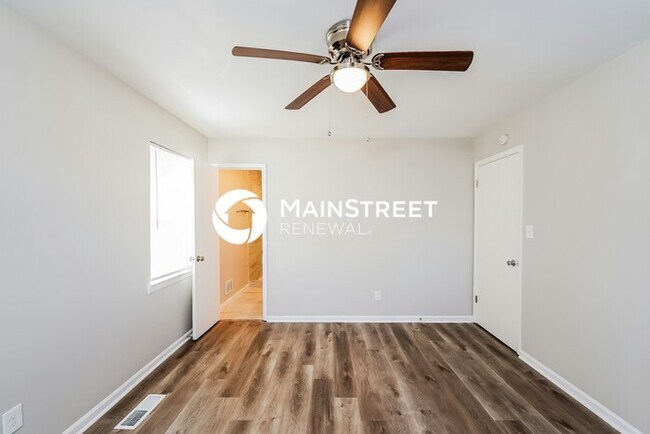 Building Photo - 3 Bedroom Pet-Friendly Home in BIRMINGHAM, AL with Main Street Renewal