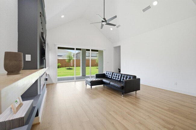 Building Photo - 8115 Fenway Hts Dr