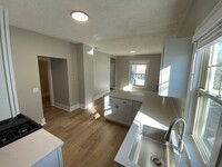 Building Photo - Fully Remodeled 1 Bed House!