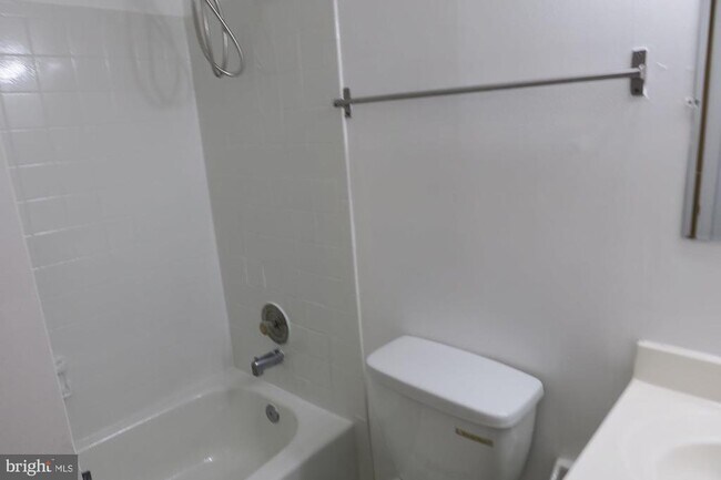 Building Photo - 3514 Cranmer Mews